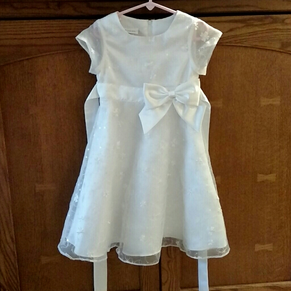 Size 4 girls flower girl/first communion dress